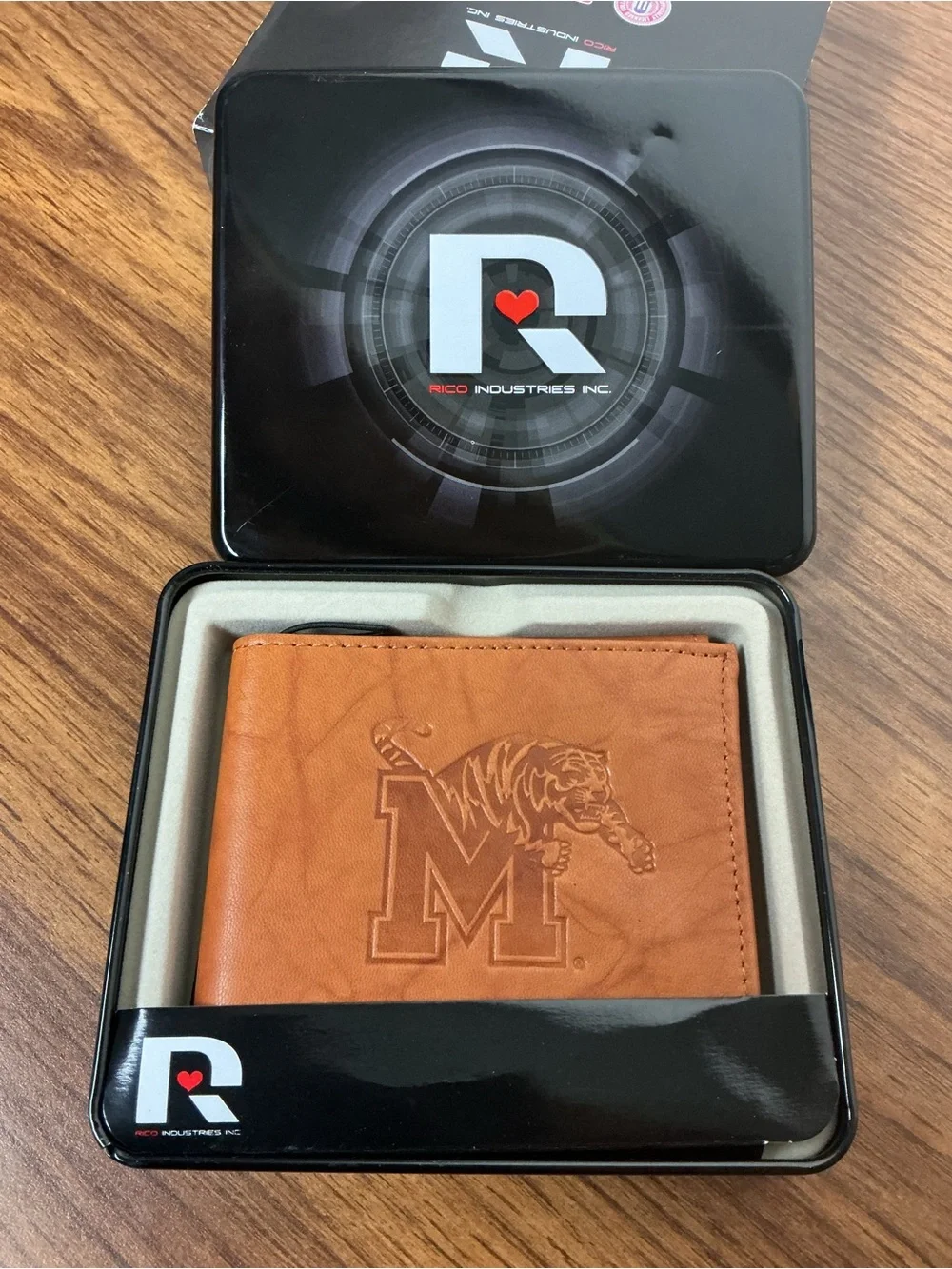 New Memphis Tiger Leather Wallet With Gift Tin Licensed College